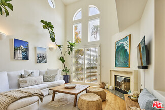 Building Photo - 6453 Zuma View Pl