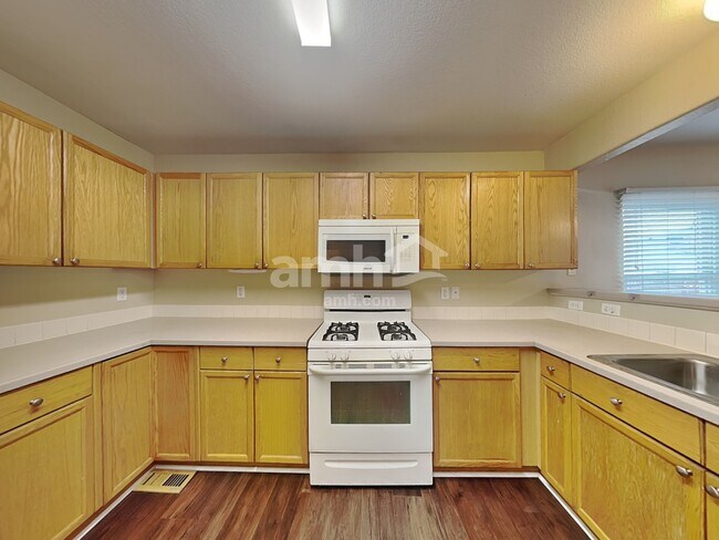 Building Photo - 5030 Golden Eagle Parkway