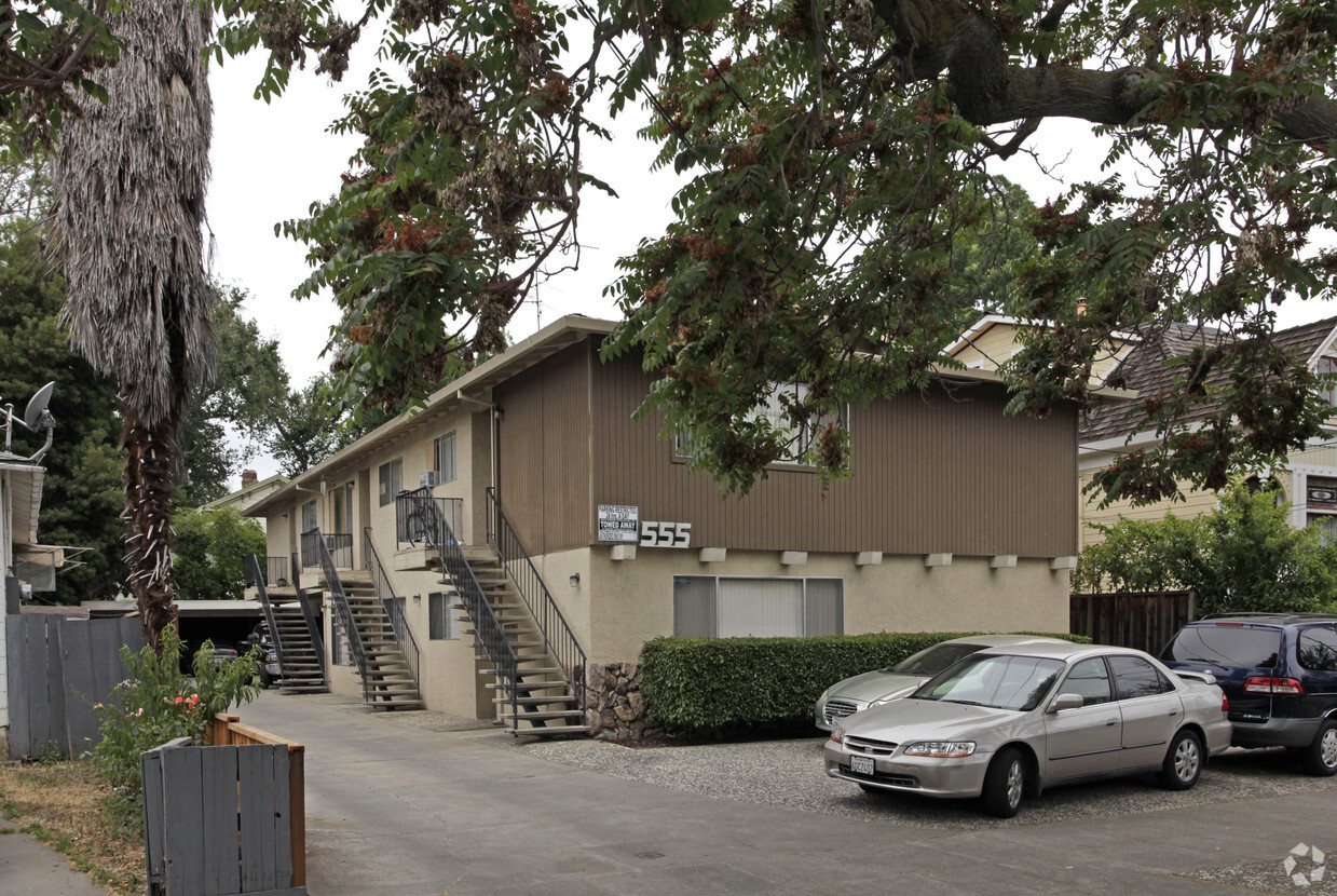 Building Photo - 555 N 4th St