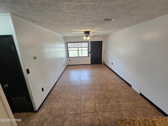 Foto del edificio - 3613 E 14th St