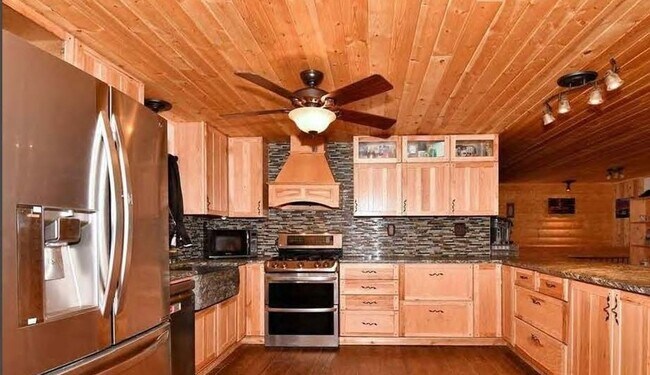Foto del edificio - COMING SOON! 4 bedroom, Fairbanks