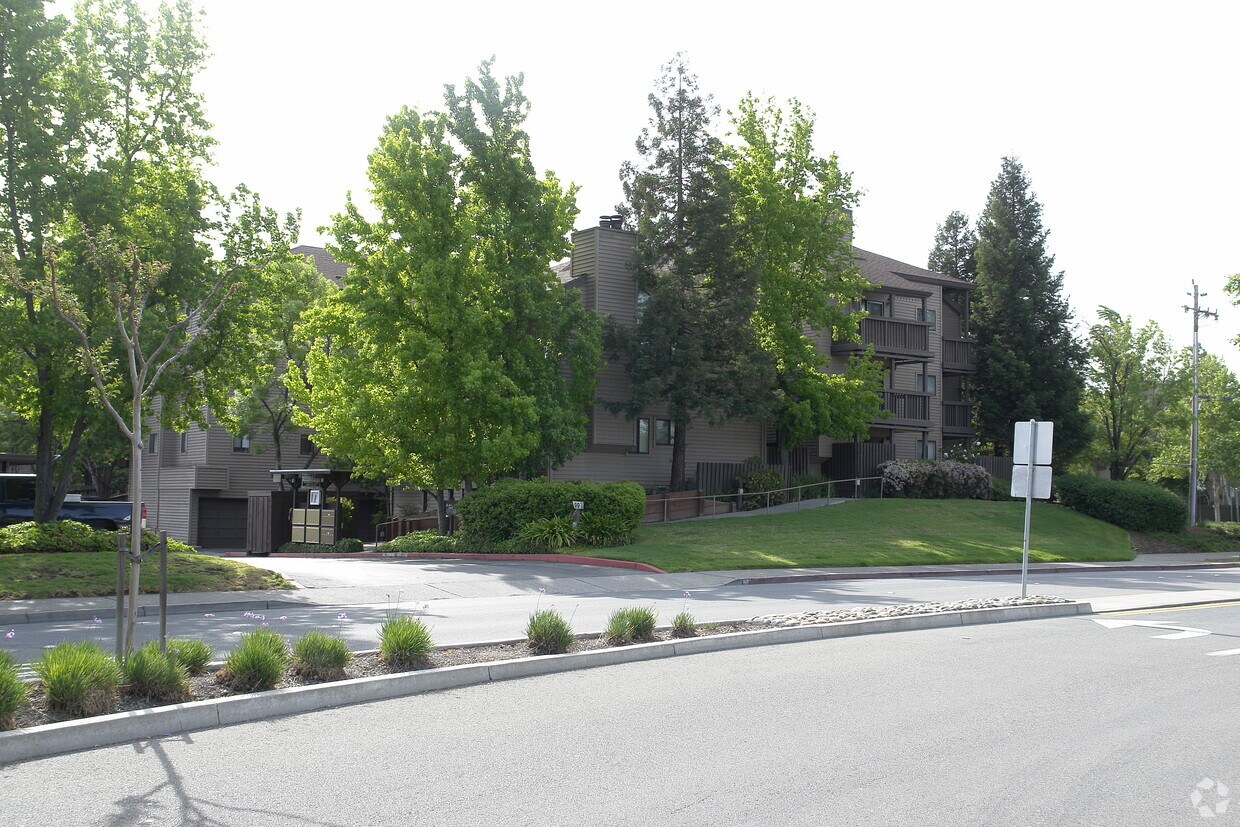 99 Cleaveland Rd, Pleasant Hill, CA 94523 Apartments in Pleasant Hill