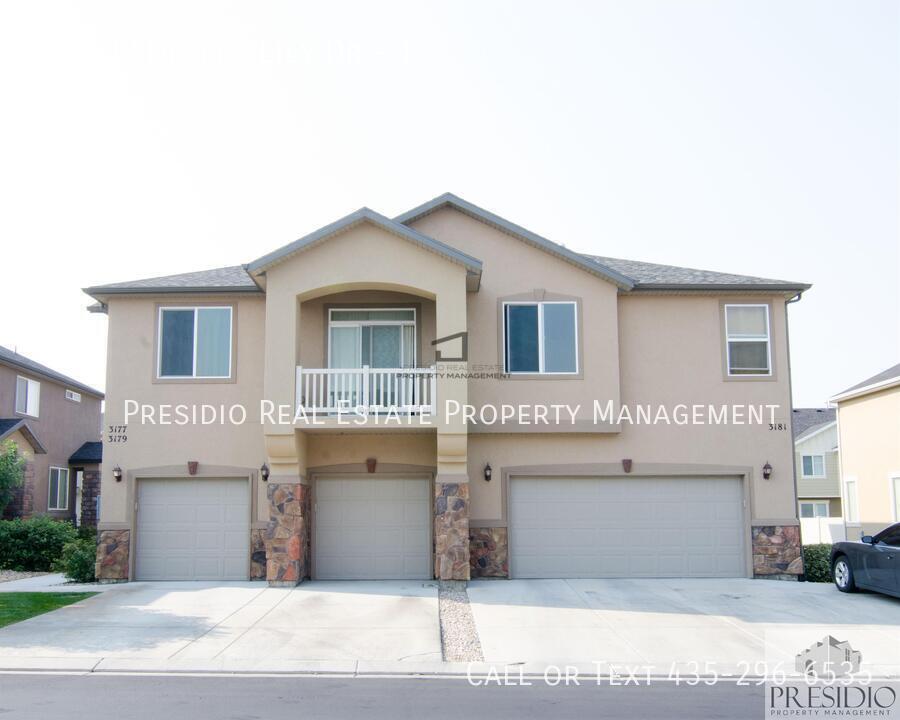 Foto principal - 3181 W Desert Lily Dr