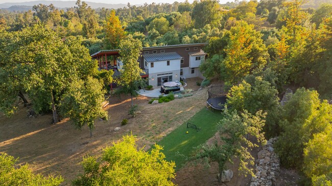 Foto del edificio - Casa Verde