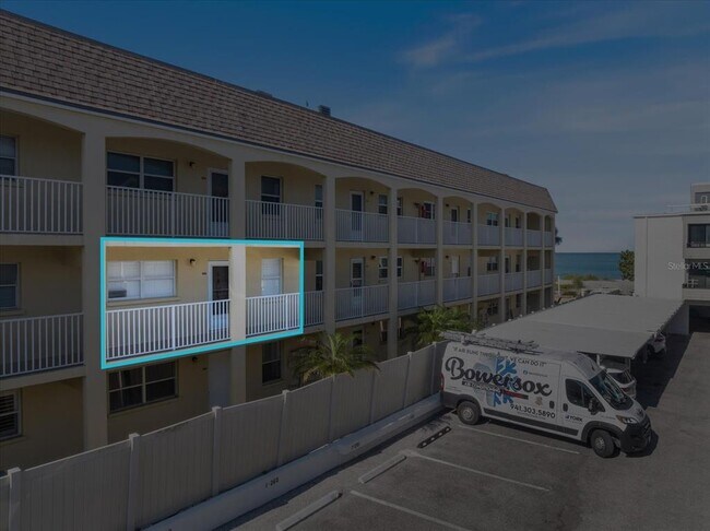Foto del edificio - 1400 Tarpon Center Dr