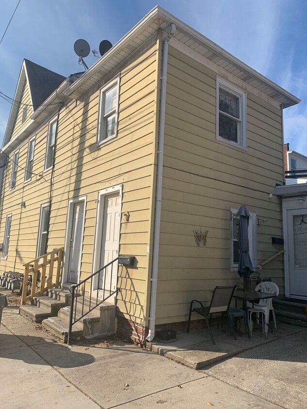 Primary Photo - Coming Soon! Hanover 1st Floor 1 Bedroom A...