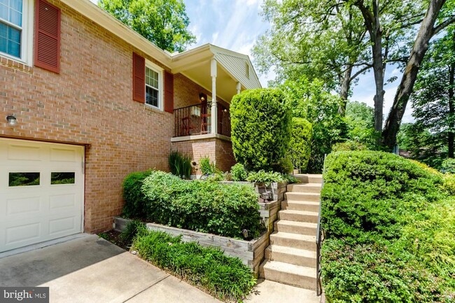 Building Photo - 2816 N Yucatan St
