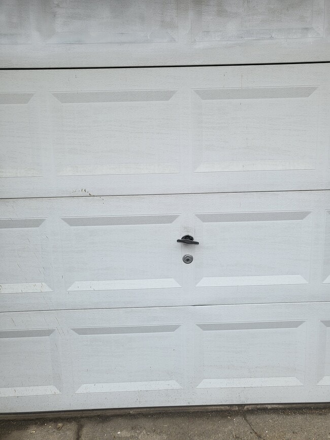 Building Photo - 2445 Brookwood St