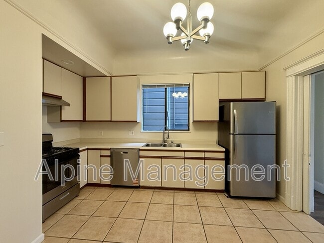 Building Photo - 274 4th Ave