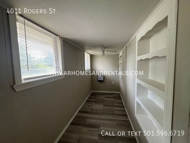 Building Photo - 4011 Rogers St