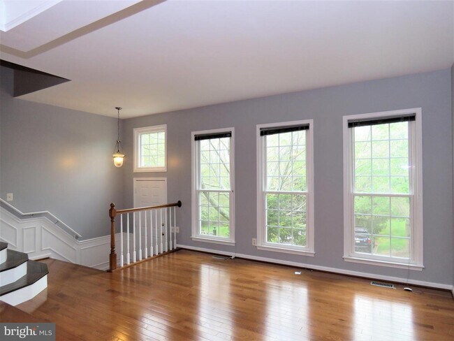 Foto del edificio - 20747 Breezy Point Terrace