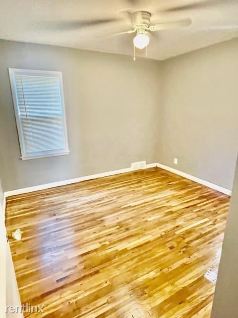 Building Photo - 3 br, 1 bath House - 18720 Elkhart St