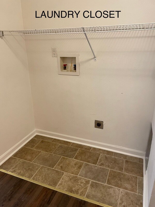 Foto del edificio - 102 N Main St