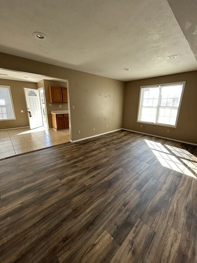 Foto del edificio - Very Nice 3BR/2BA Duplex on Dead End Street!