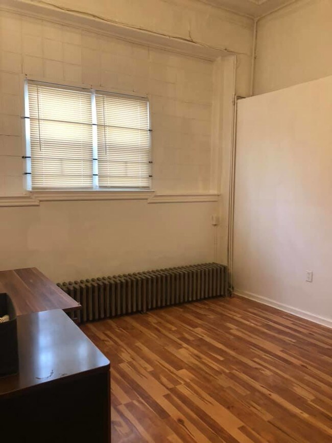 Building Photo - 422 Pierce St