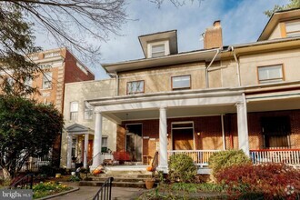 Building Photo - 1717 Lamont St NW