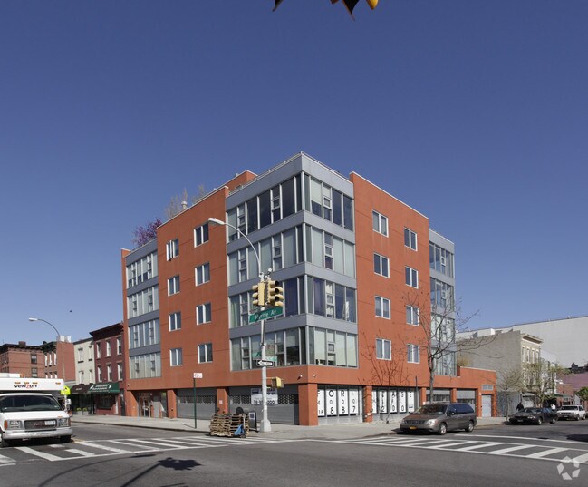 Primary Photo - 609 Myrtle Ave