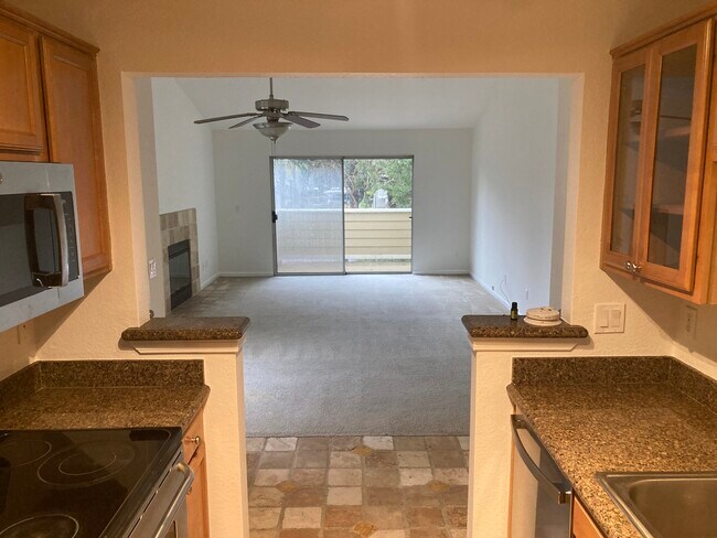 Foto del edificio - 100 Reflections Dr