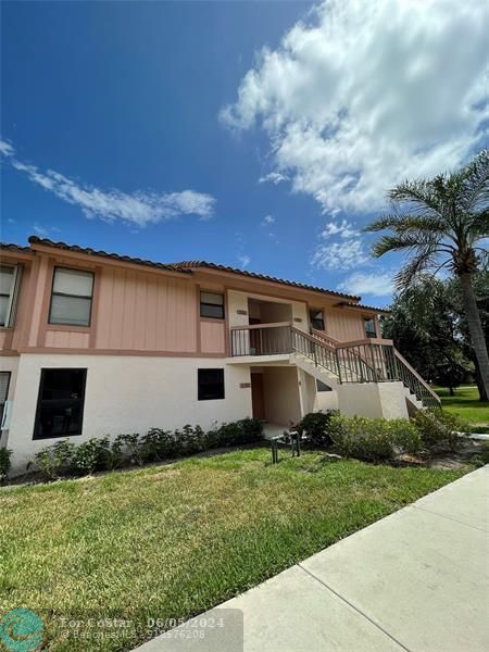 Foto del edificio - 3350 Jaywood Terrace
