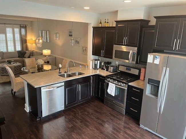 Building Photo - 3 Bedroom Townhome in Charlotte