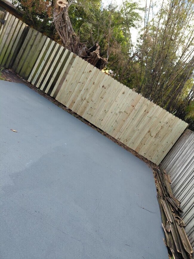 Foto del edificio - 1345 NE 5th Terrace