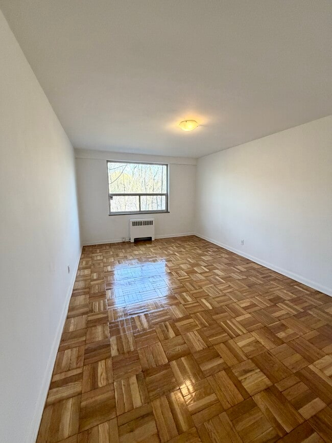 Bedroom - Valleyview Apartments