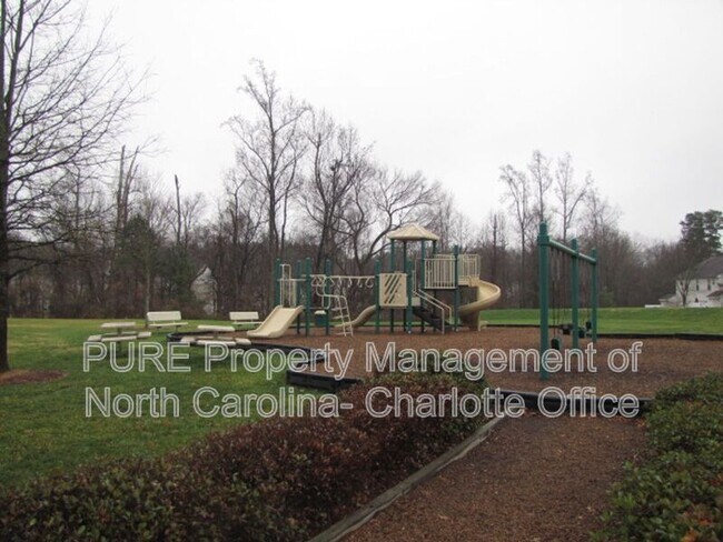 Building Photo - 17811 Delmas Dr