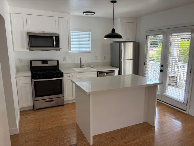 Building Photo - 3232 Verdugo Rd