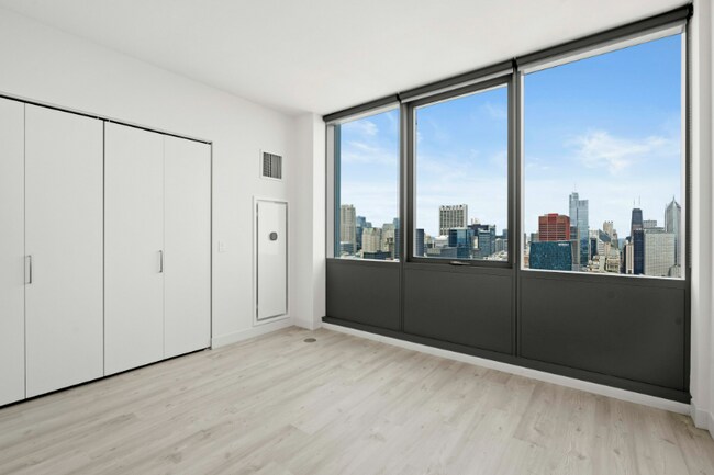 Building Photo - 810 S Michigan Ave