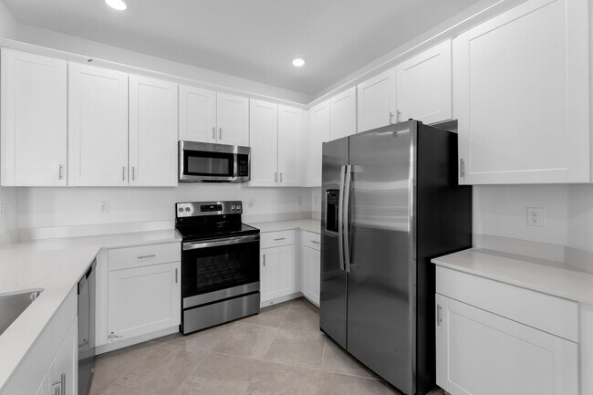 Foto del edificio - ANNUAL UNFURNISHED RENTAL AVAILABLE IN ORA...