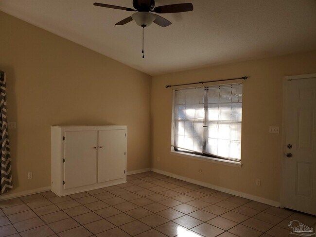 Foto del edificio - 3334 Pine Forest Rd