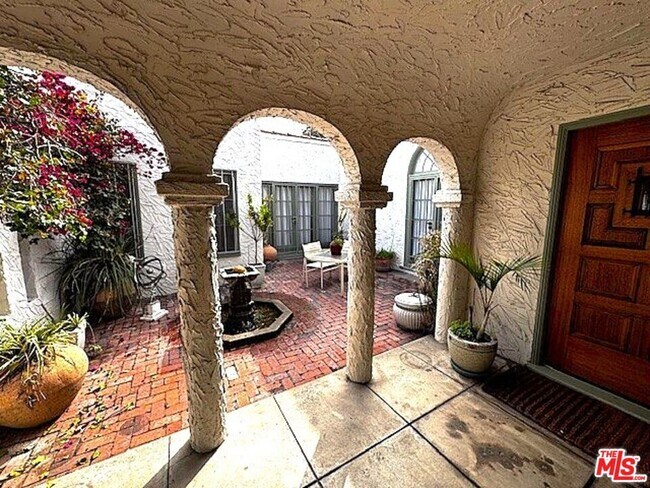 Foto del edificio - 914 Burnside Ave