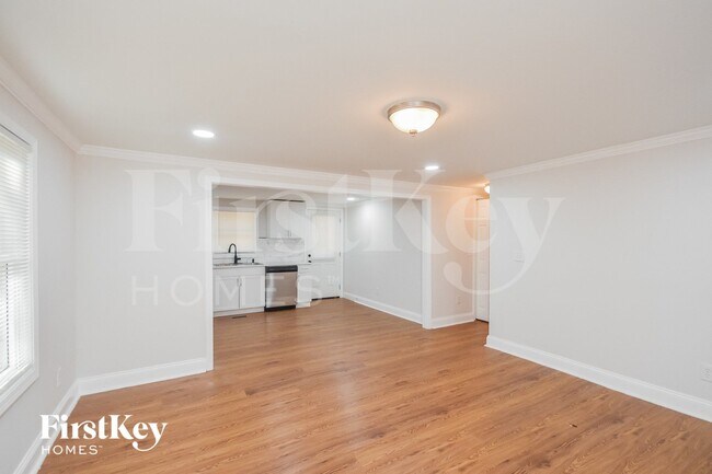 Foto del edificio - 4687 Clemmons Dr