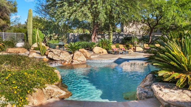 Foto del edificio - 8350 E Via Del Sol Dr