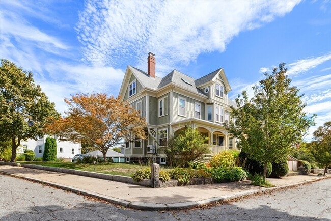 Foto del edificio - 11 Highland Ave