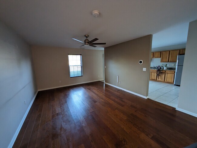 Foto del edificio - 1106 Emma Ct