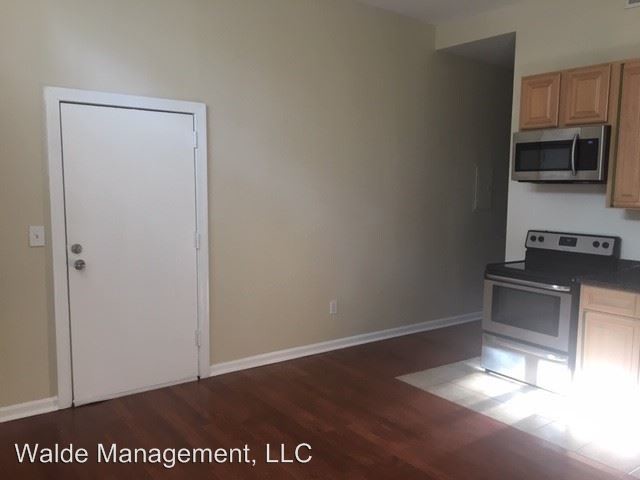 Building Photo - 626-630-630 8th St NE