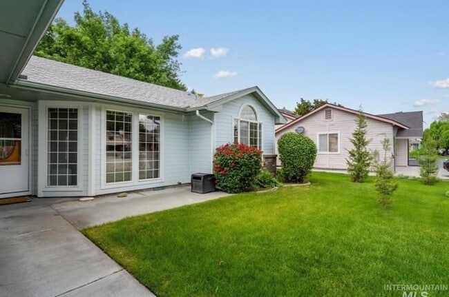 Building Photo - 233 S Duke Ave