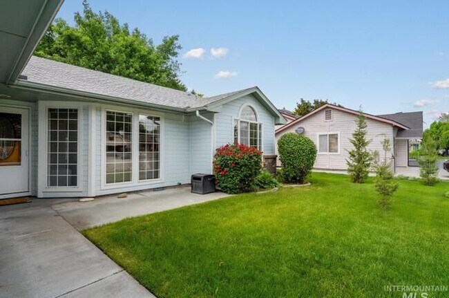 Foto del edificio - 233 S Duke Ave