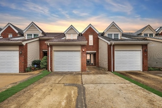 Building Photo - 1263 Hillock Crossing