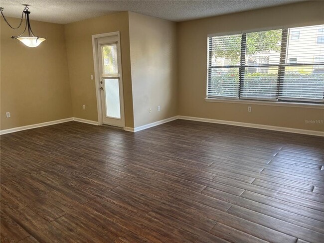 Foto del edificio - 11901 4th St N