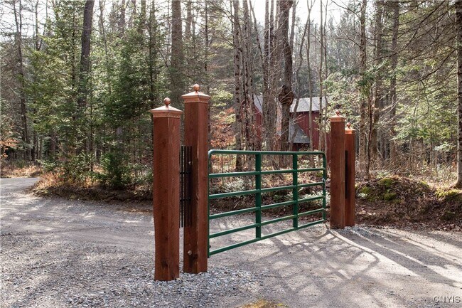 Building Photo - 10954 Campground Rd