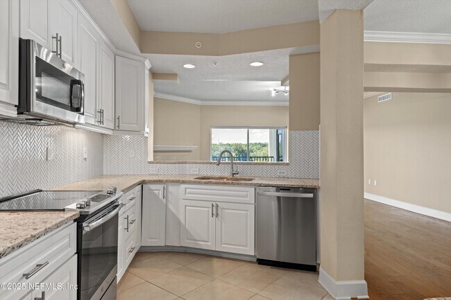 Foto del edificio - 3958 Baymeadows Rd