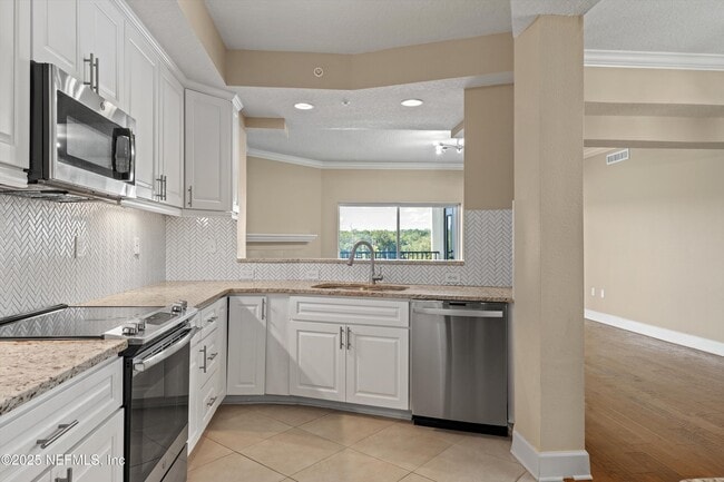 Building Photo - 3958 Baymeadows Rd