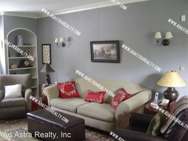 Building Photo - 3 br, 2.5 bath House - 2239 Massachusetts St.