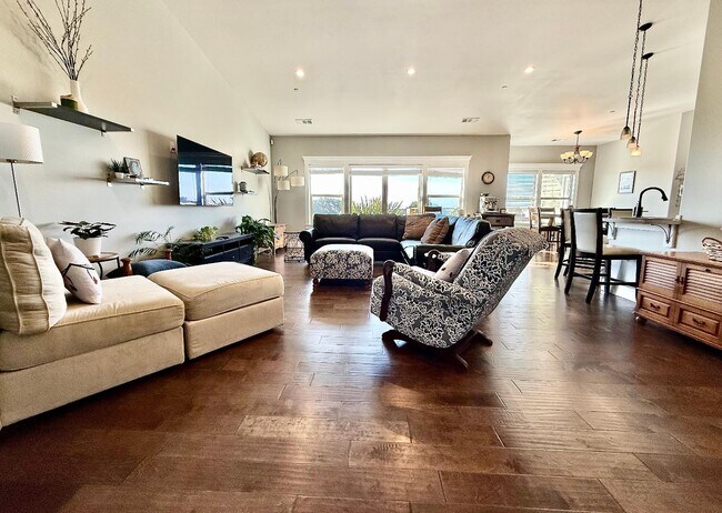 Building Photo - 760 Beachwood Ct