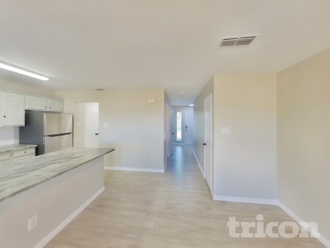 Foto del edificio - 1441 Pine Ln