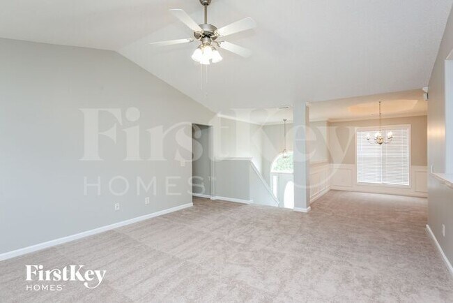 Building Photo - 833 Brandon Dr