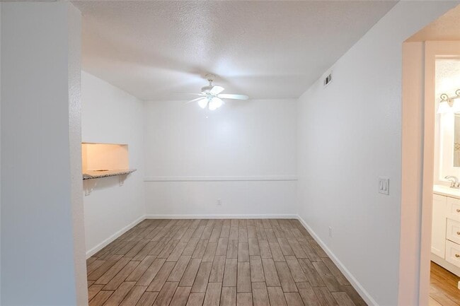 Building Photo - 6038 Northwest Expy