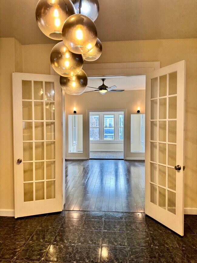 Foto del edificio - 1714 N Troy St